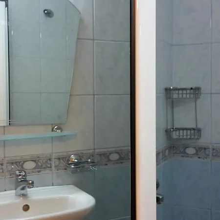 Kera Πανσιόν