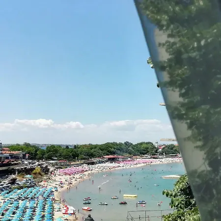 Kera Πανσιόν 2*